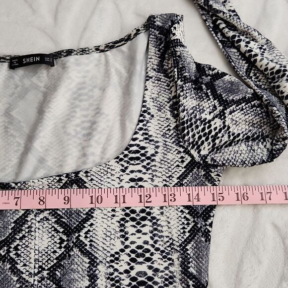SHEIN snake print top - Picture 5 of 6